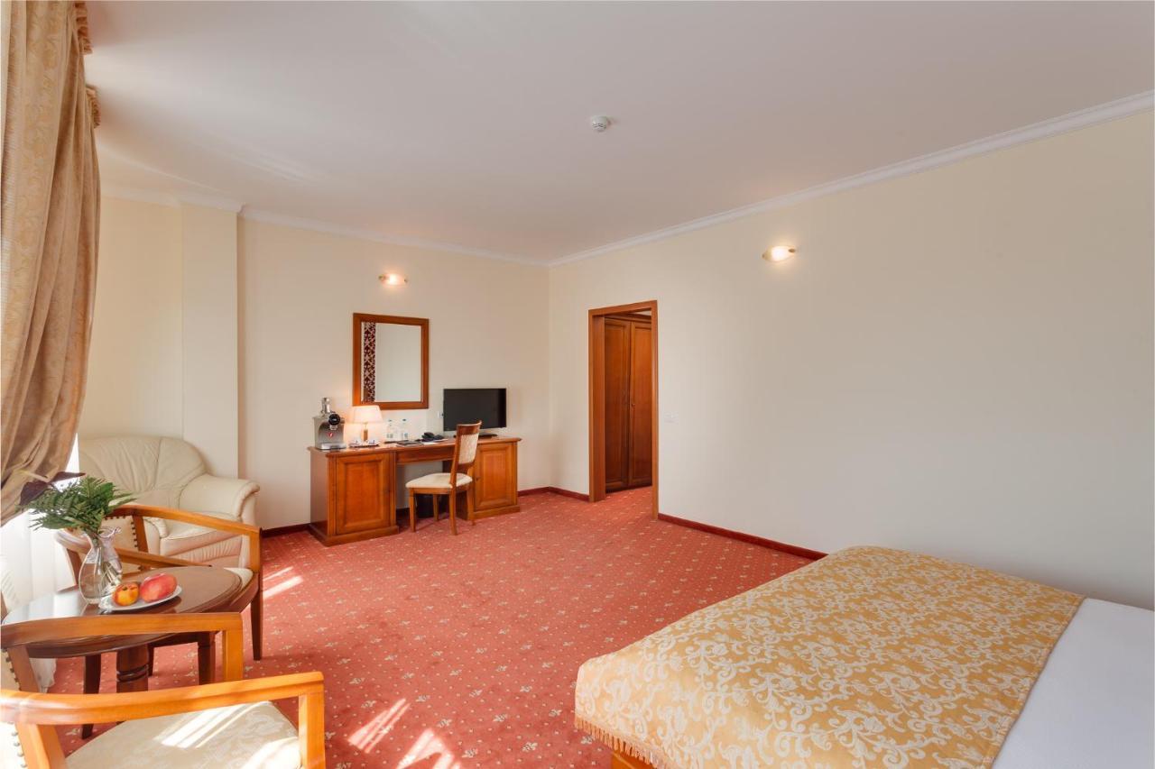 Hotel Opera Plaza Cluj-Napoca Exteriör bild
