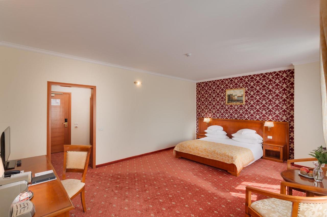 Hotel Opera Plaza Cluj-Napoca Exteriör bild