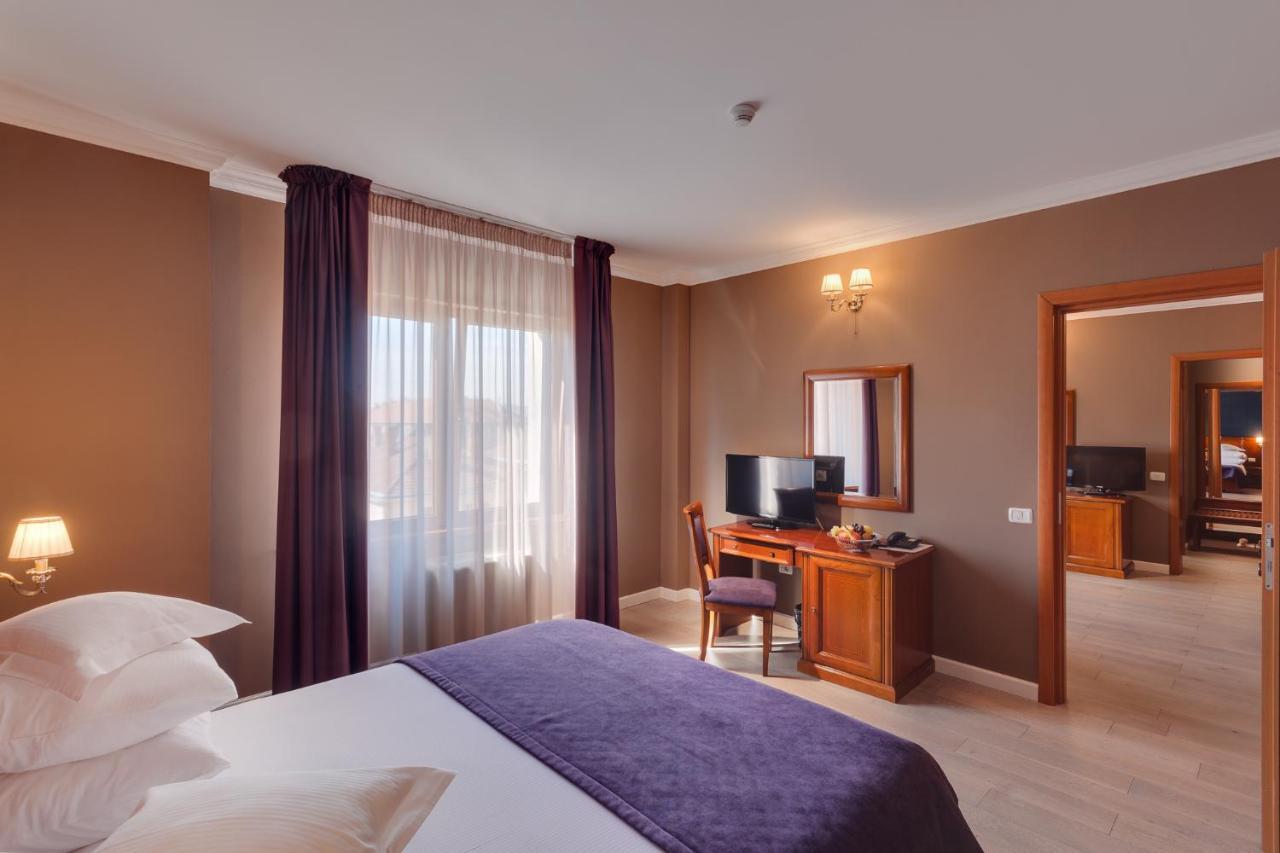 Hotel Opera Plaza Cluj-Napoca Exteriör bild