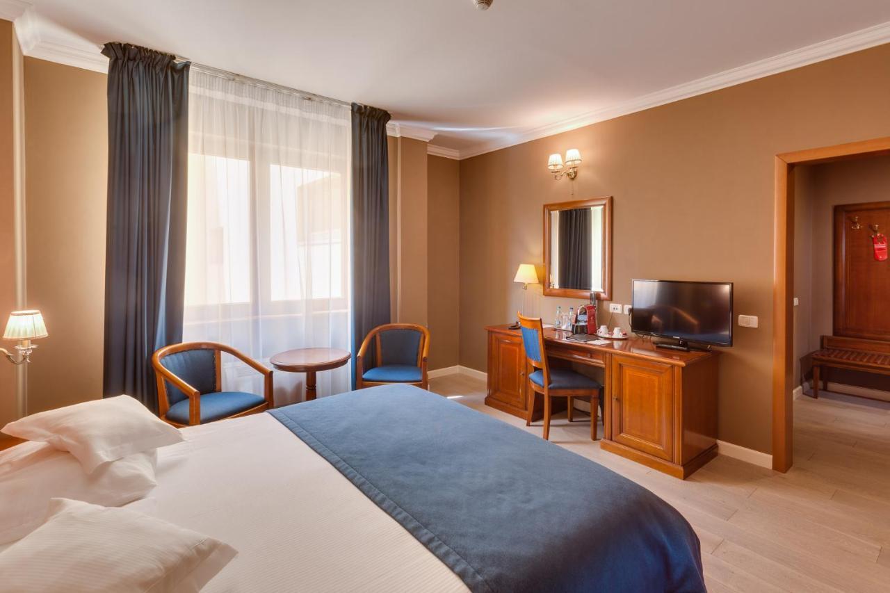 Hotel Opera Plaza Cluj-Napoca Exteriör bild
