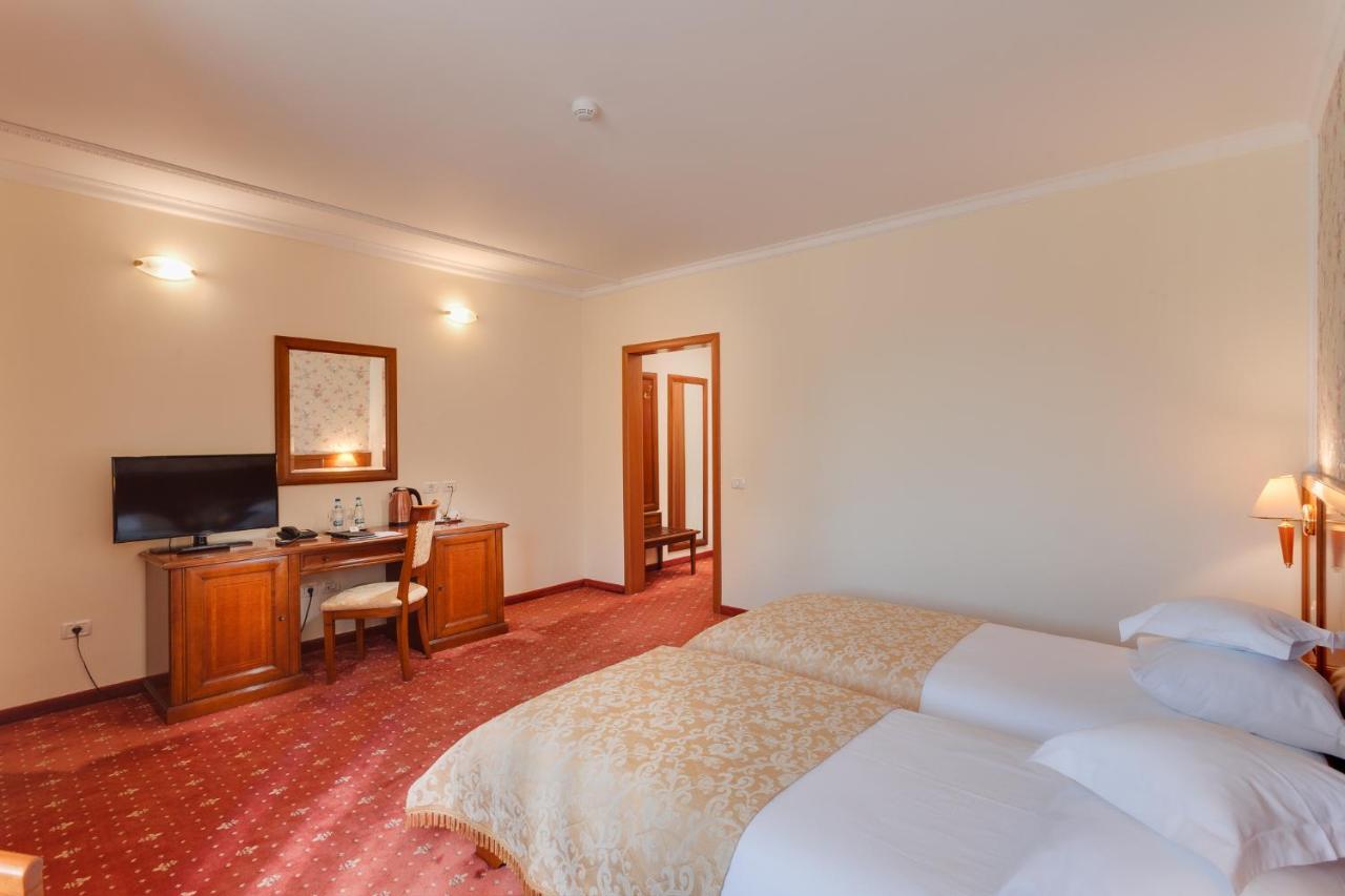 Hotel Opera Plaza Cluj-Napoca Exteriör bild