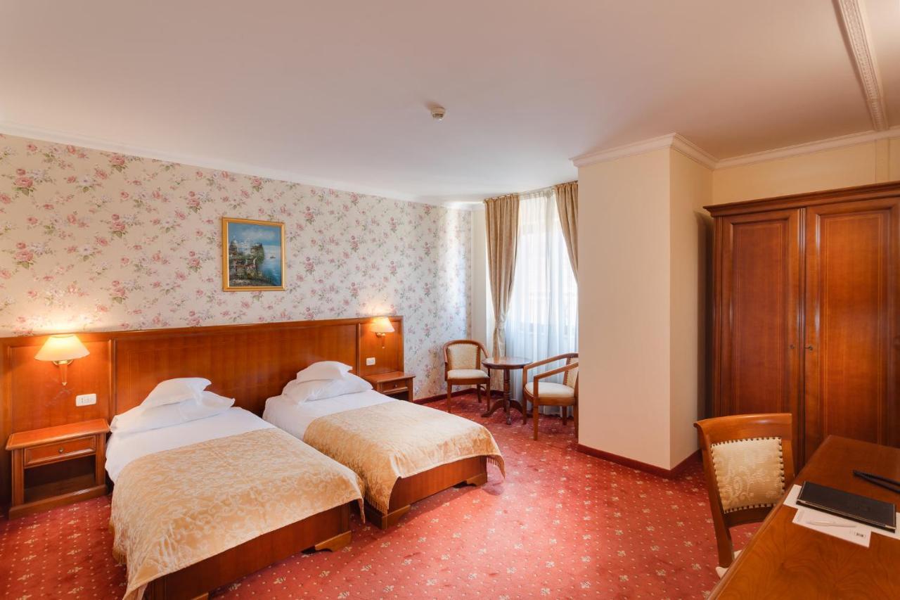 Hotel Opera Plaza Cluj-Napoca Exteriör bild