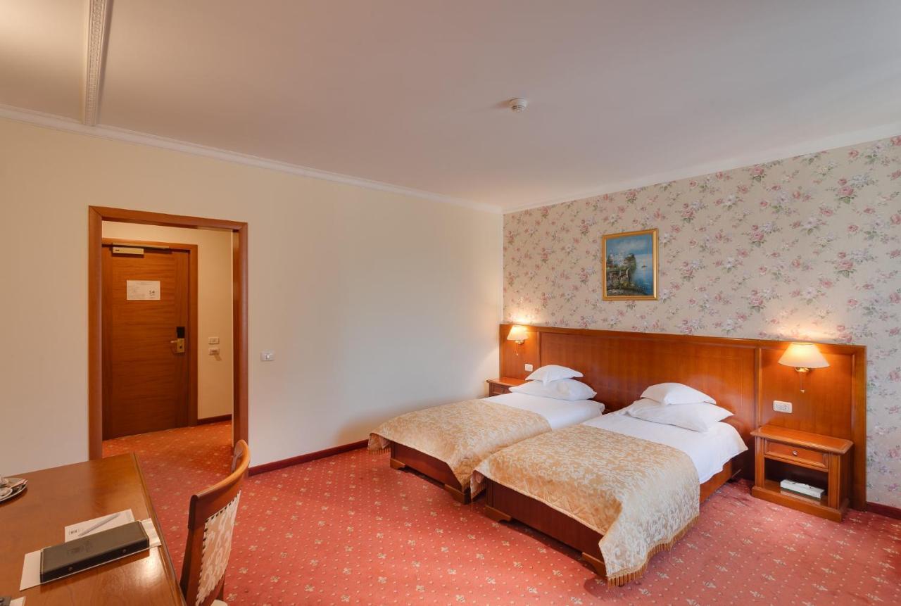Hotel Opera Plaza Cluj-Napoca Exteriör bild
