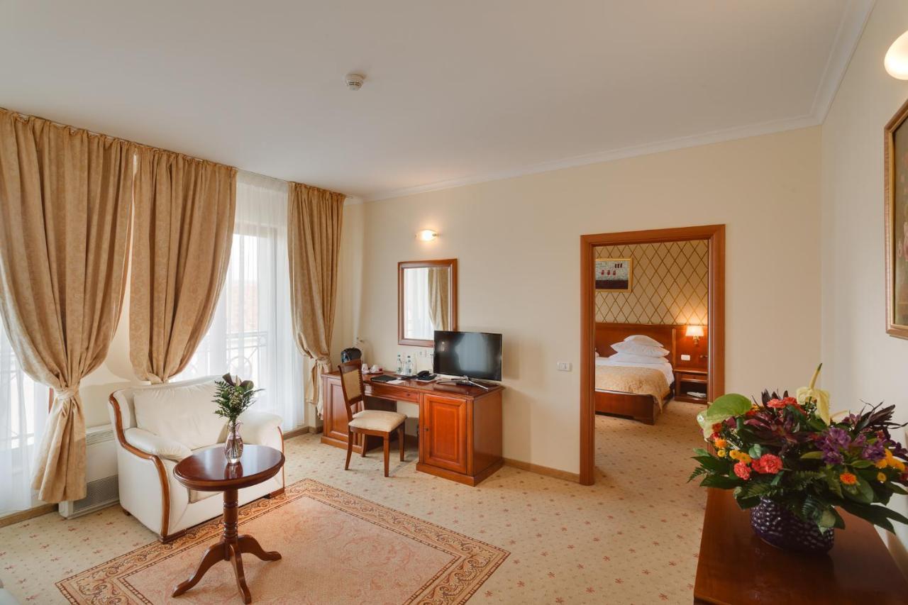 Hotel Opera Plaza Cluj-Napoca Exteriör bild