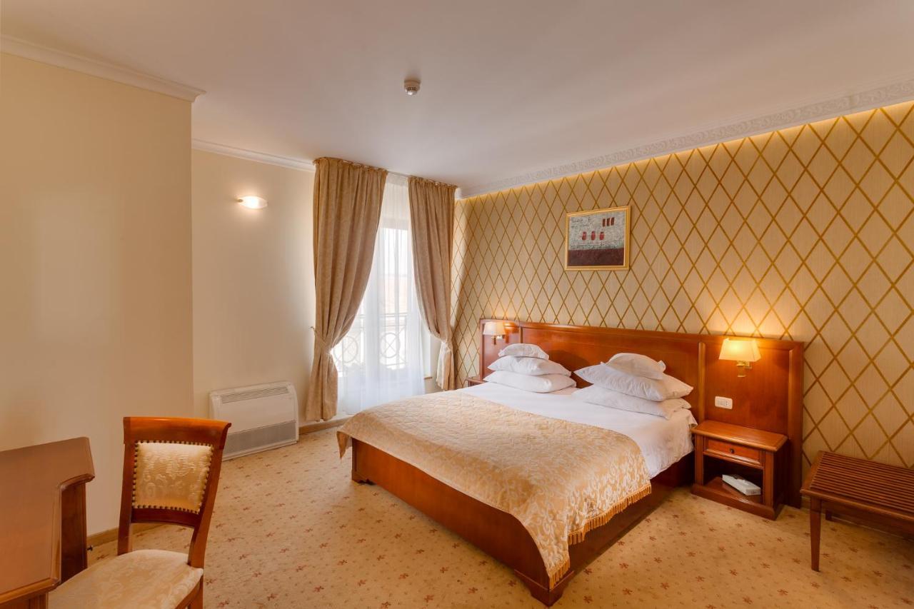 Hotel Opera Plaza Cluj-Napoca Exteriör bild