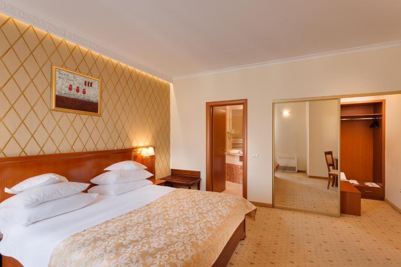 Hotel Opera Plaza Cluj-Napoca Exteriör bild